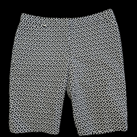 NWOT White House Black Market Geometric print Bermuda Womans Short - Picture 4 of 5
